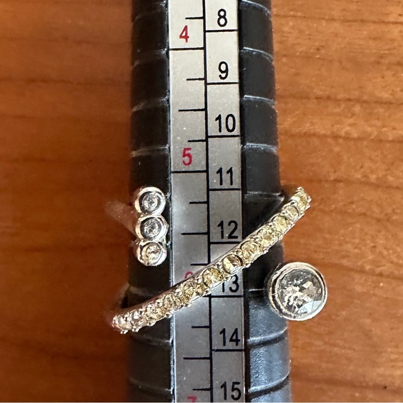 Melissa Lovy silver tone ring with faux stones. Well maintained. Size 6. - Picture 3 of 7